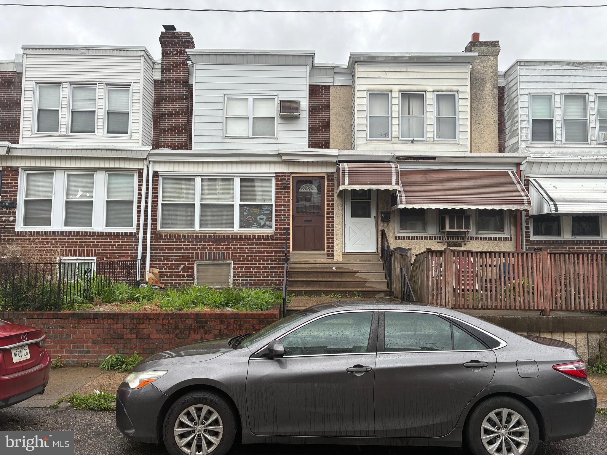 This 3-bed, 1-bath Philadelphia property is a blank canvas ready for your personal touch and custom
updates. Enjoy peace of mind with a newer roof installed within the last 5 years. For added convenience,
all current furniture and appliances stay—including the fridge, stove, microwave, and washer/dryer. With
no HOAfees, you have complete freedom to reimagine this space your way. Perfect for investors or
buyers looking to customize their next home.