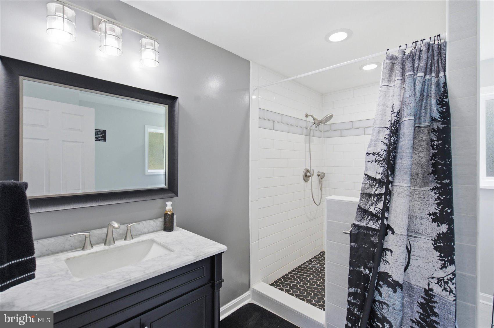 KINGSVILLE - Residential