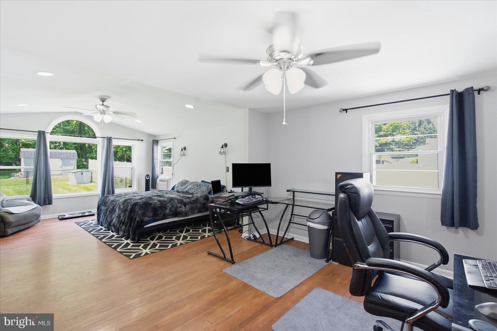 KINGSVILLE - Residential