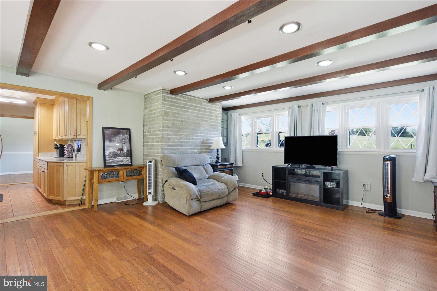 KINGSVILLE - Residential