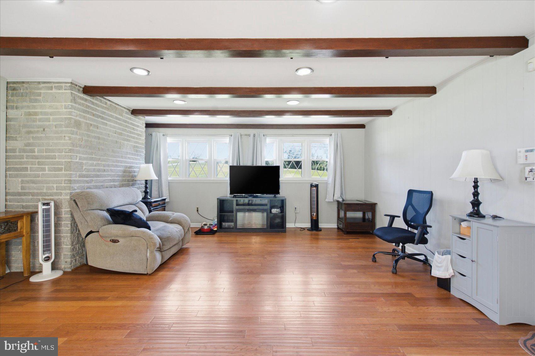 KINGSVILLE - Residential