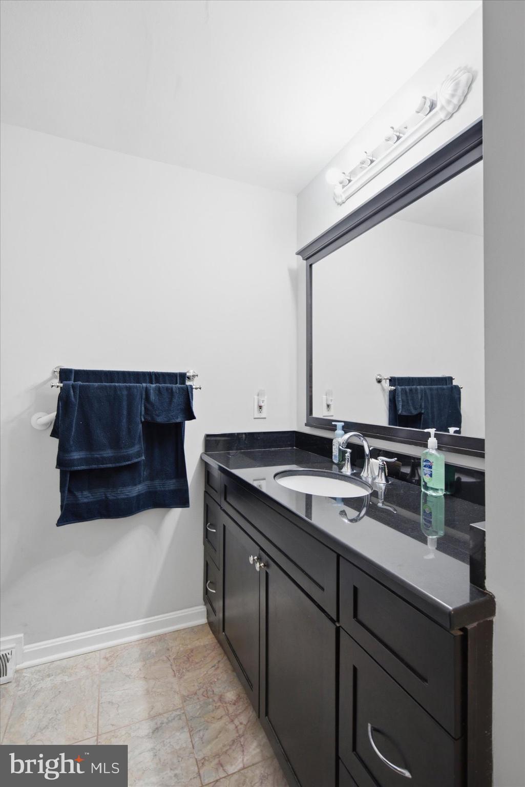 KINGSVILLE - Residential