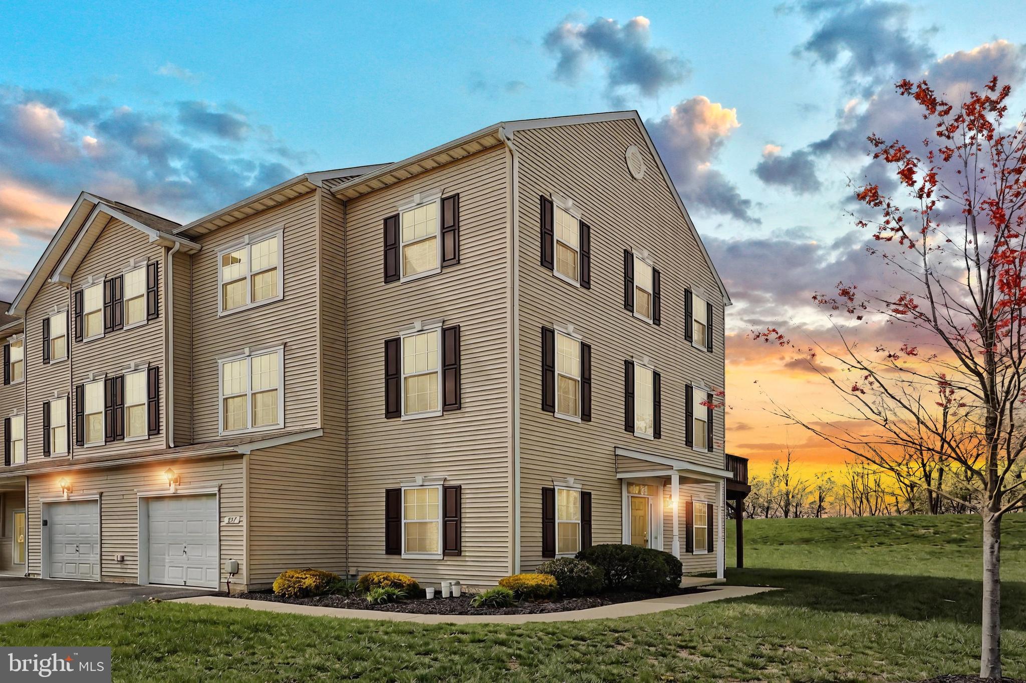WOODCREST HILLS - Residential