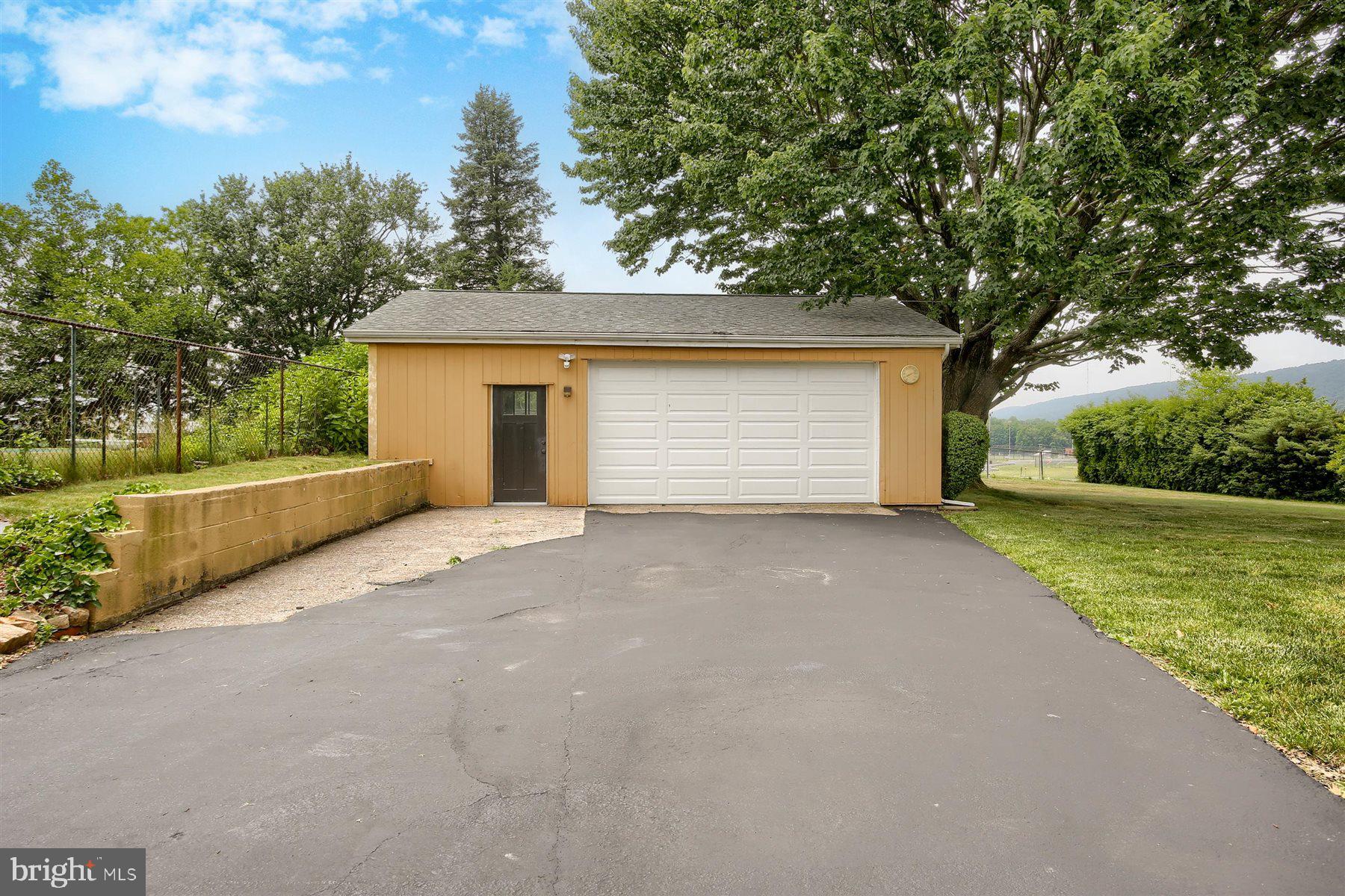 LOUIS PARK - Residential