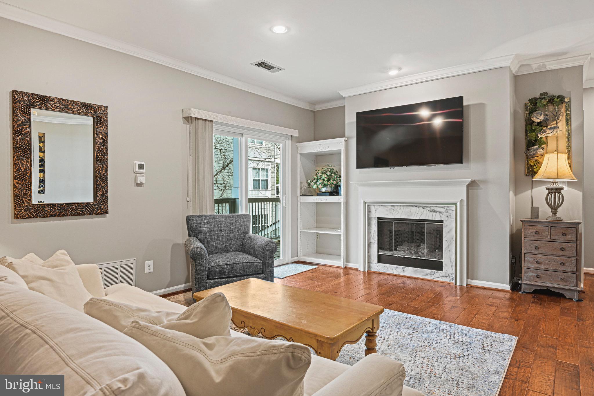 EDGEWATER AT TOWN CENTER - Residential Lease