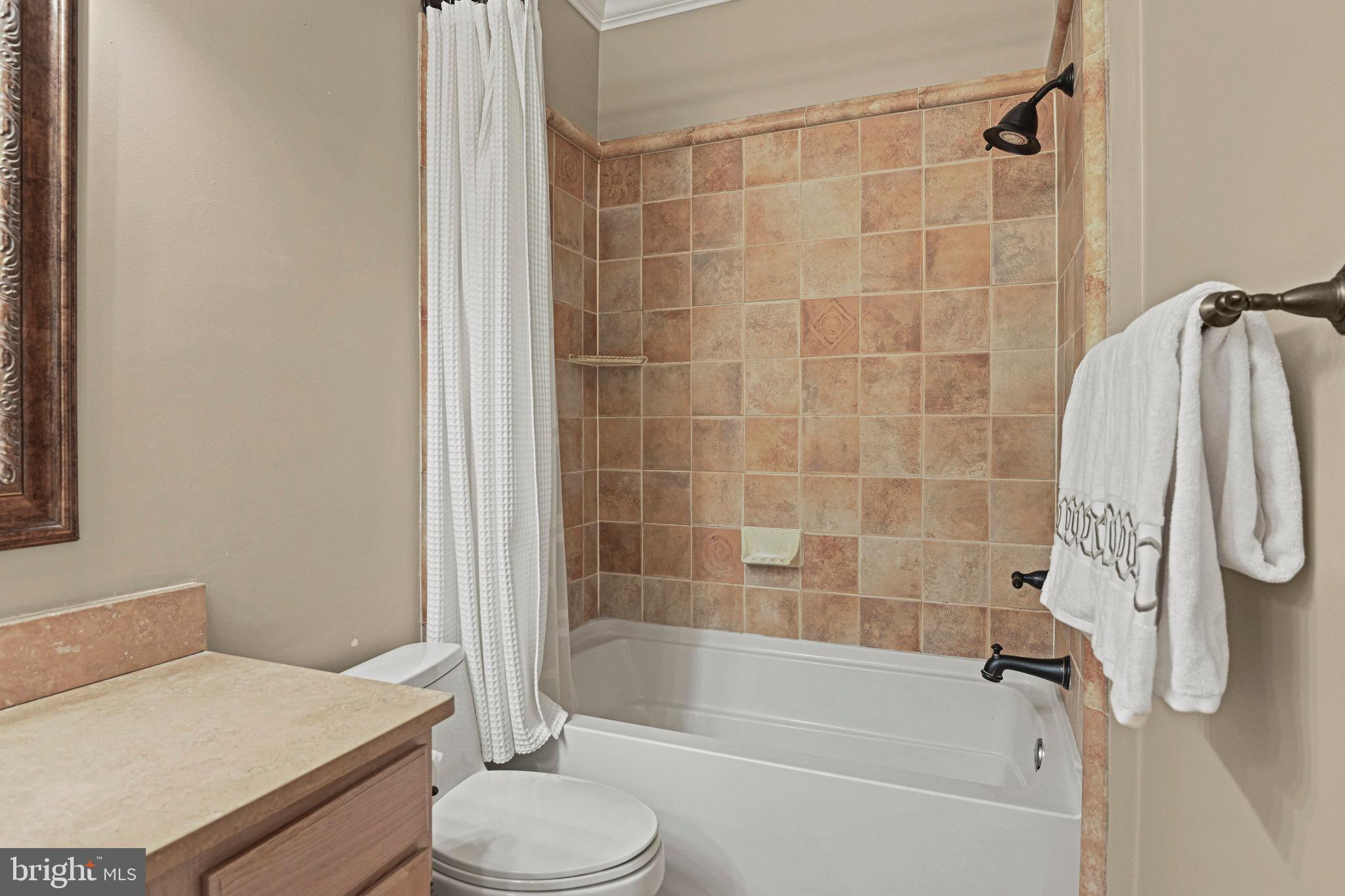EDGEWATER AT TOWN CENTER - Residential Lease