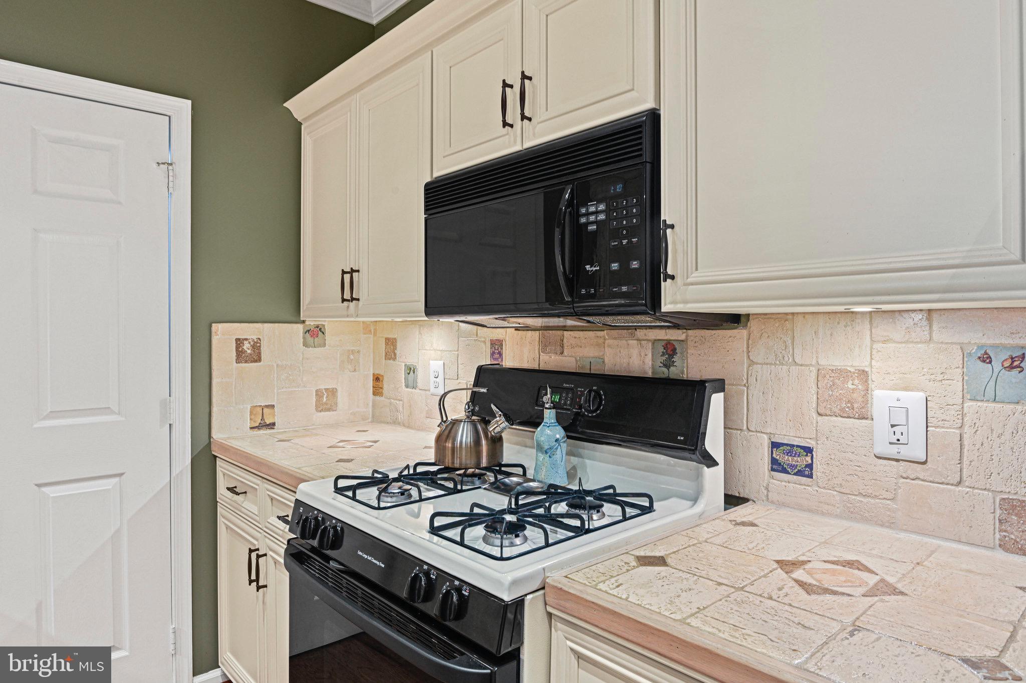 EDGEWATER AT TOWN CENTER - Residential Lease