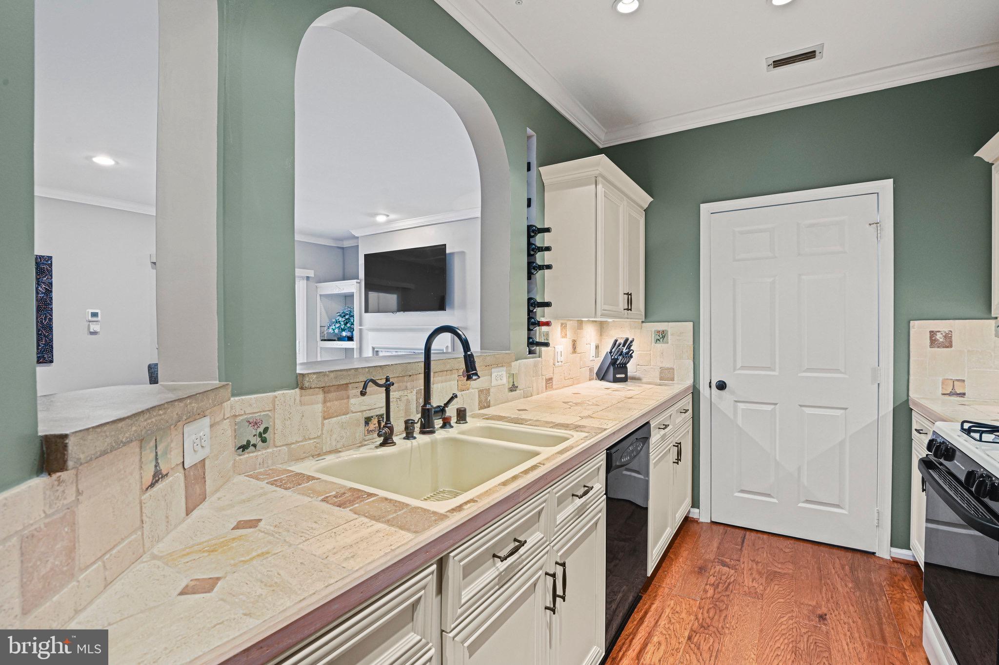 EDGEWATER AT TOWN CENTER - Residential Lease