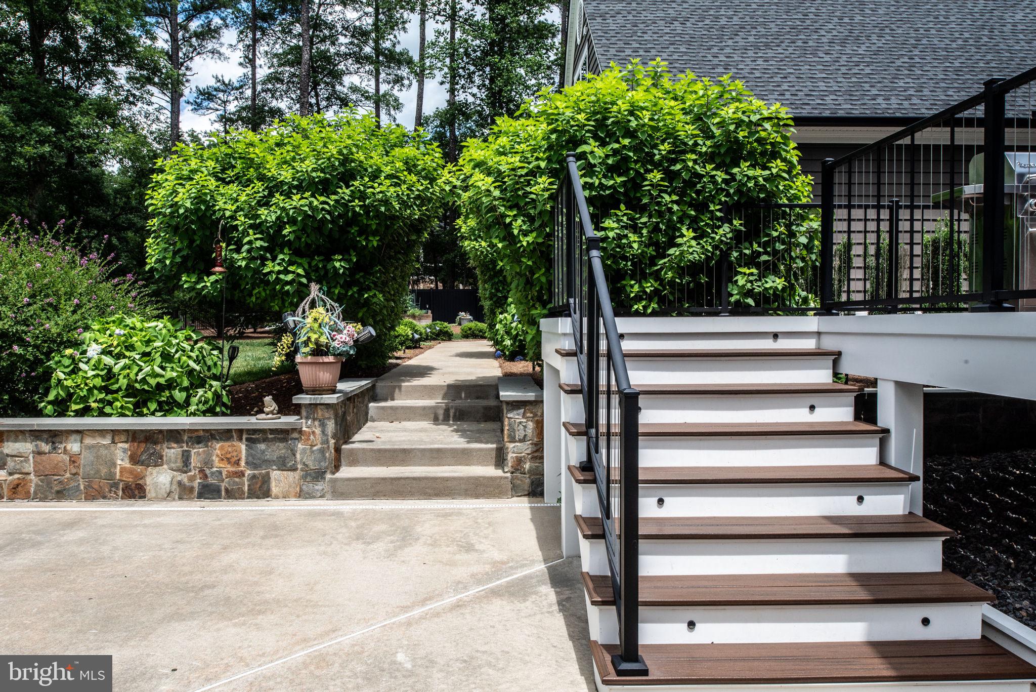 FAWN LAKE - Residential
