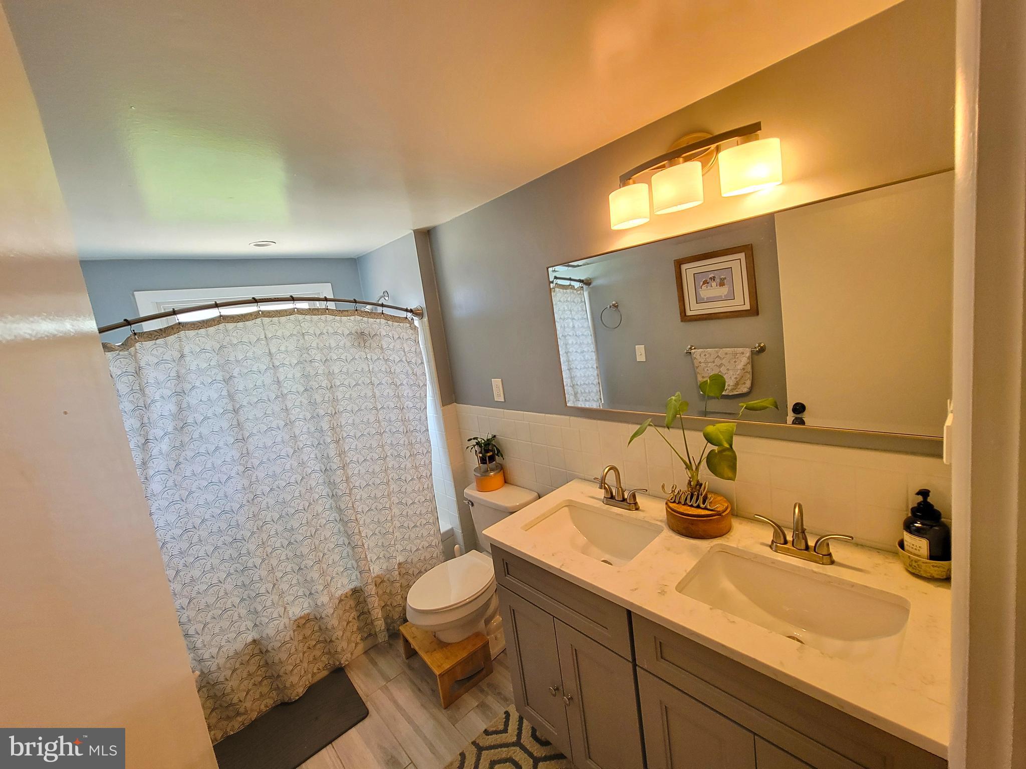 CAMELOT ESTS - Residential