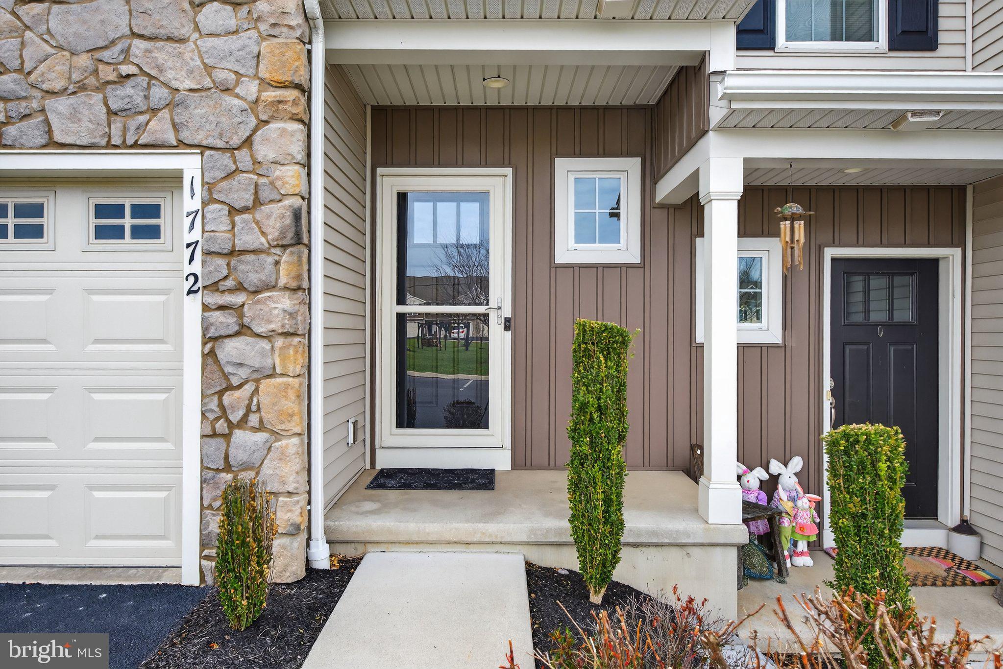 HANBURY COURT AT WINDING HILLS - Residential