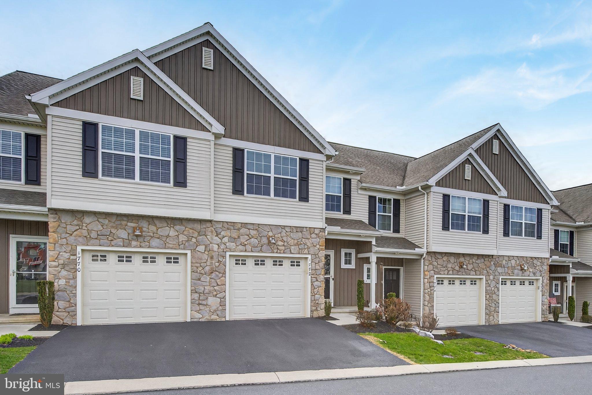 HANBURY COURT AT WINDING HILLS - Residential
