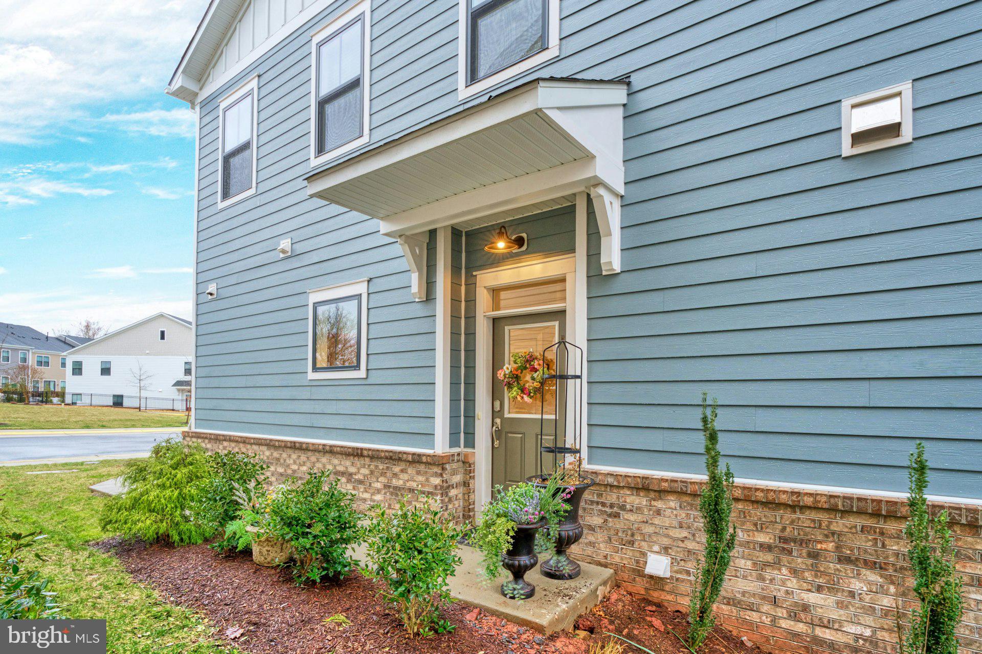 CADENCE AT LANSDOWNE - Residential
