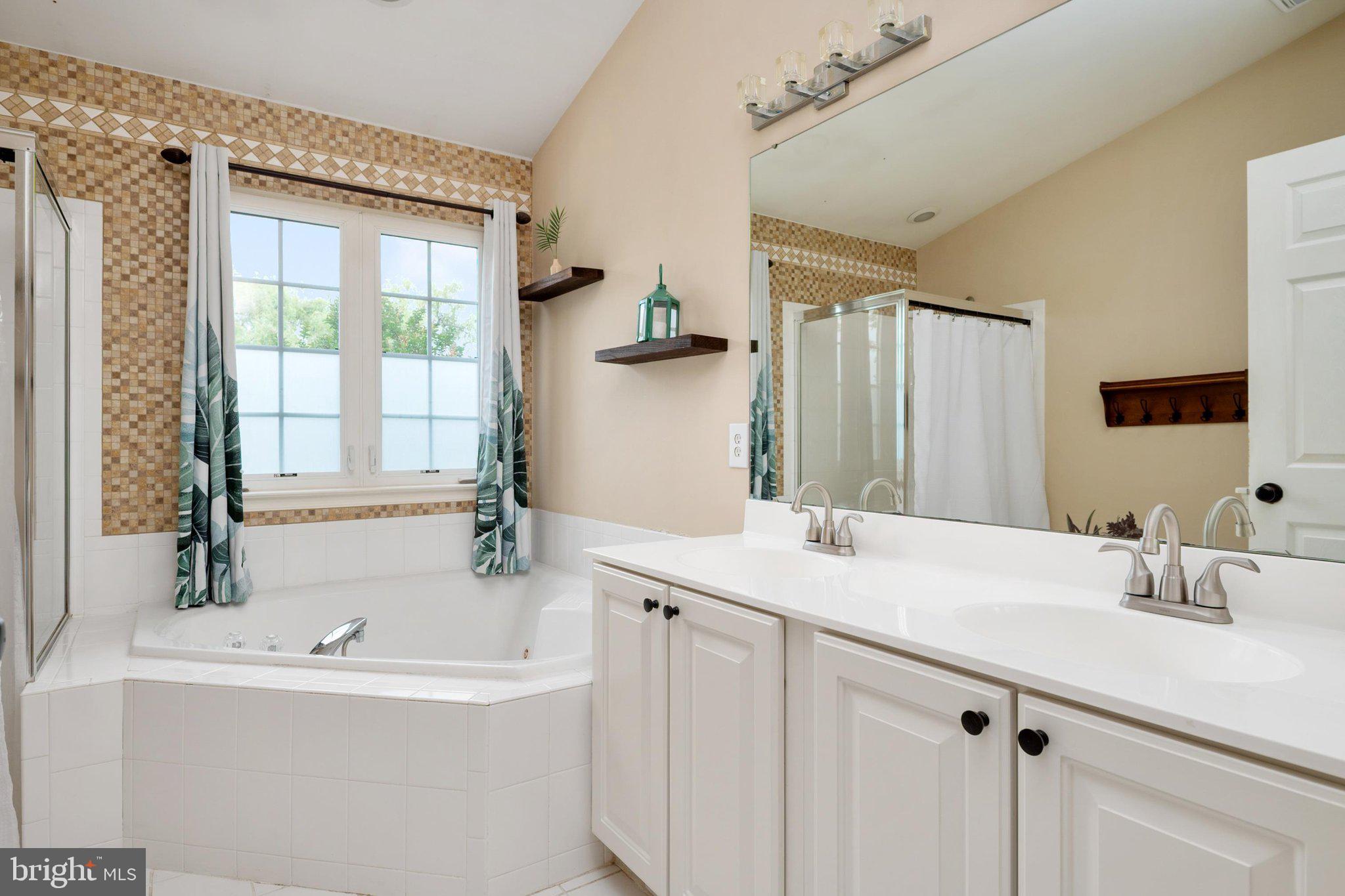 NORTH BROOK - Residential
