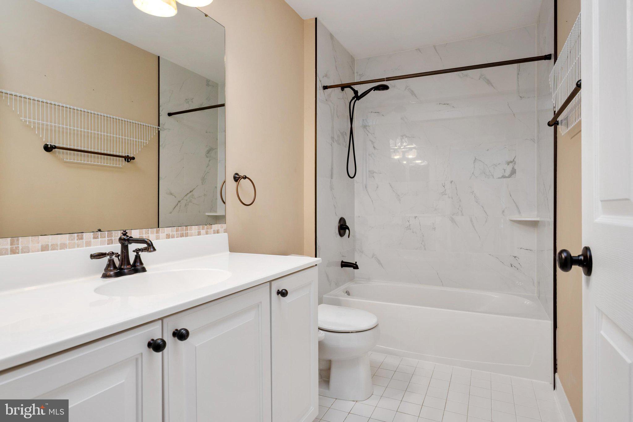 NORTH BROOK - Residential