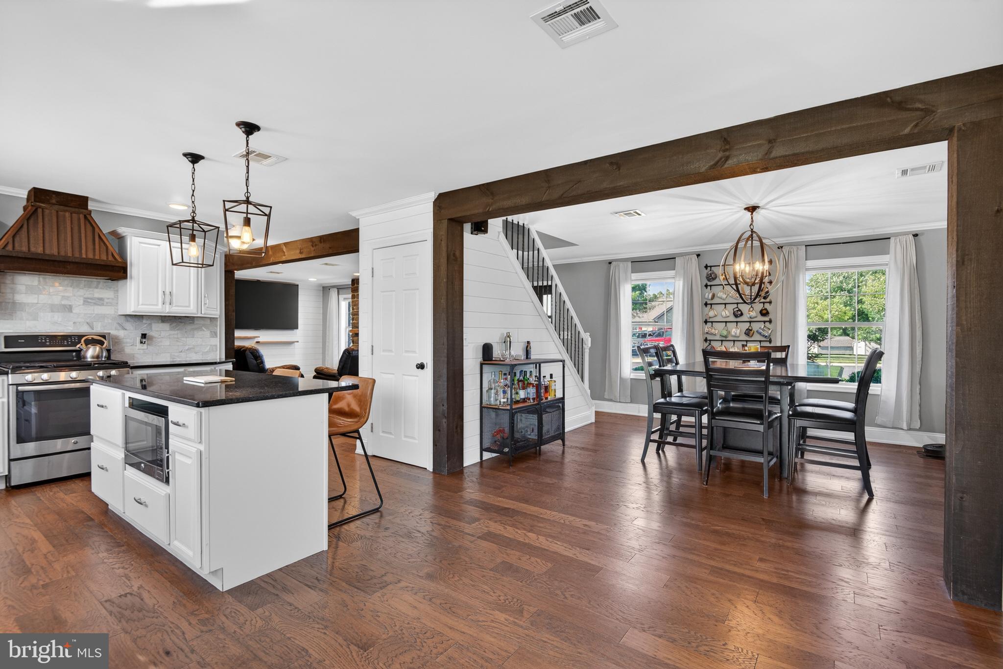 HIGH POINTE VILLAGE - Residential