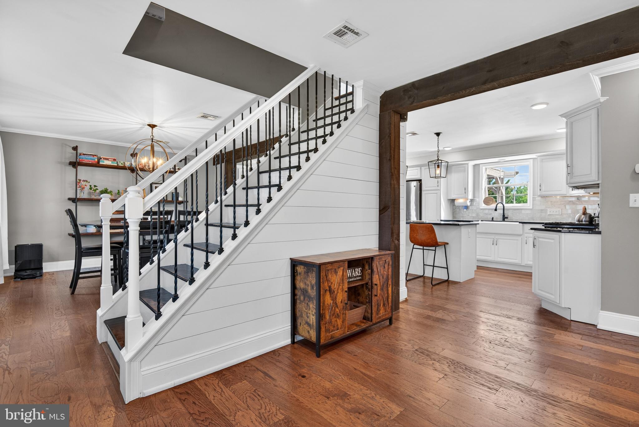 HIGH POINTE VILLAGE - Residential