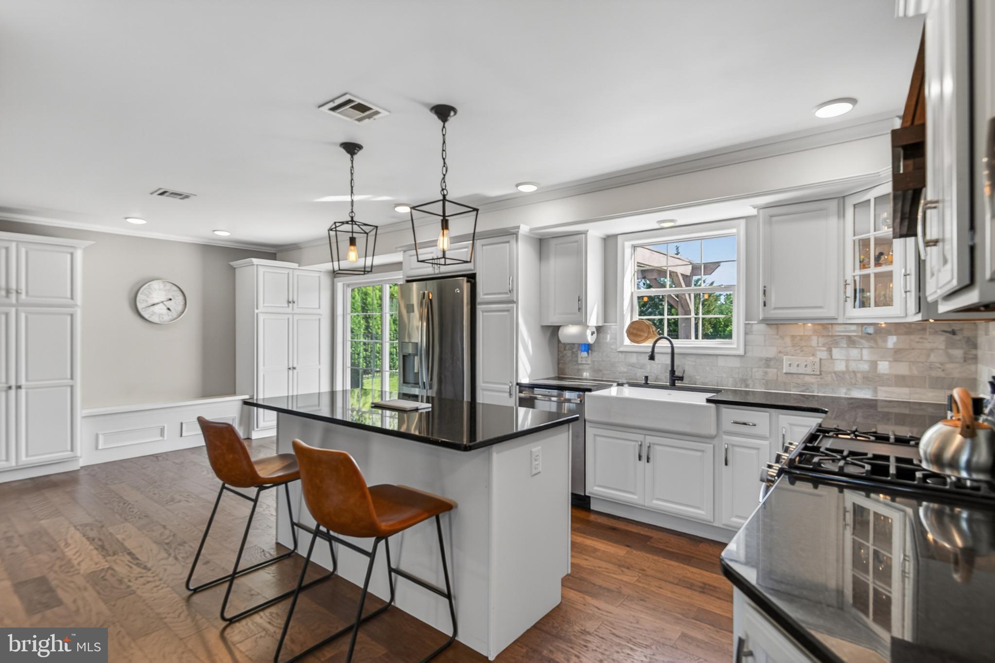 HIGH POINTE VILLAGE - Residential