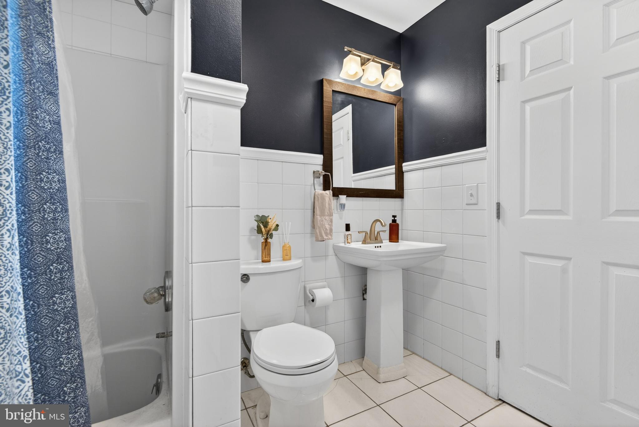 HIGH POINTE VILLAGE - Residential