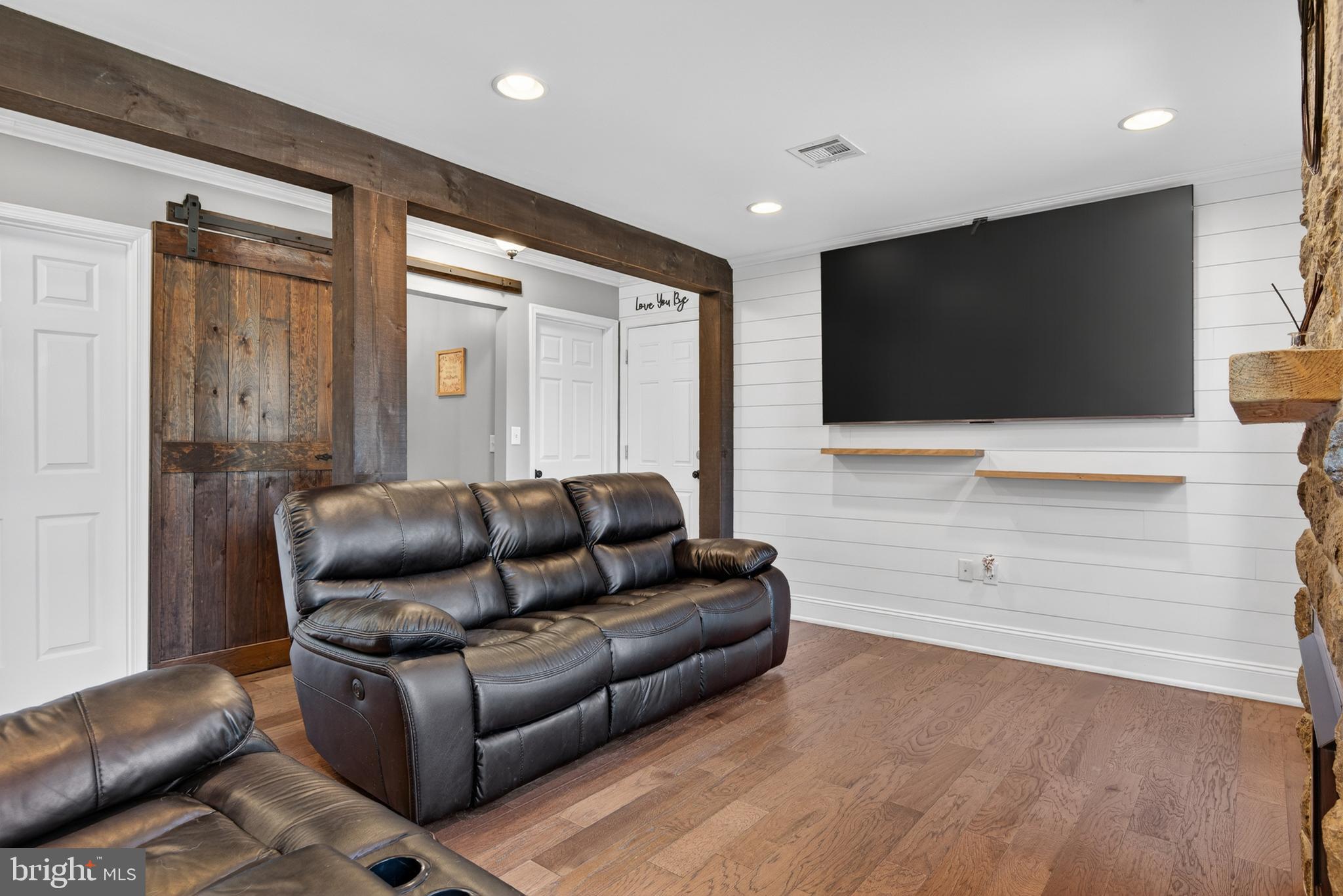 HIGH POINTE VILLAGE - Residential