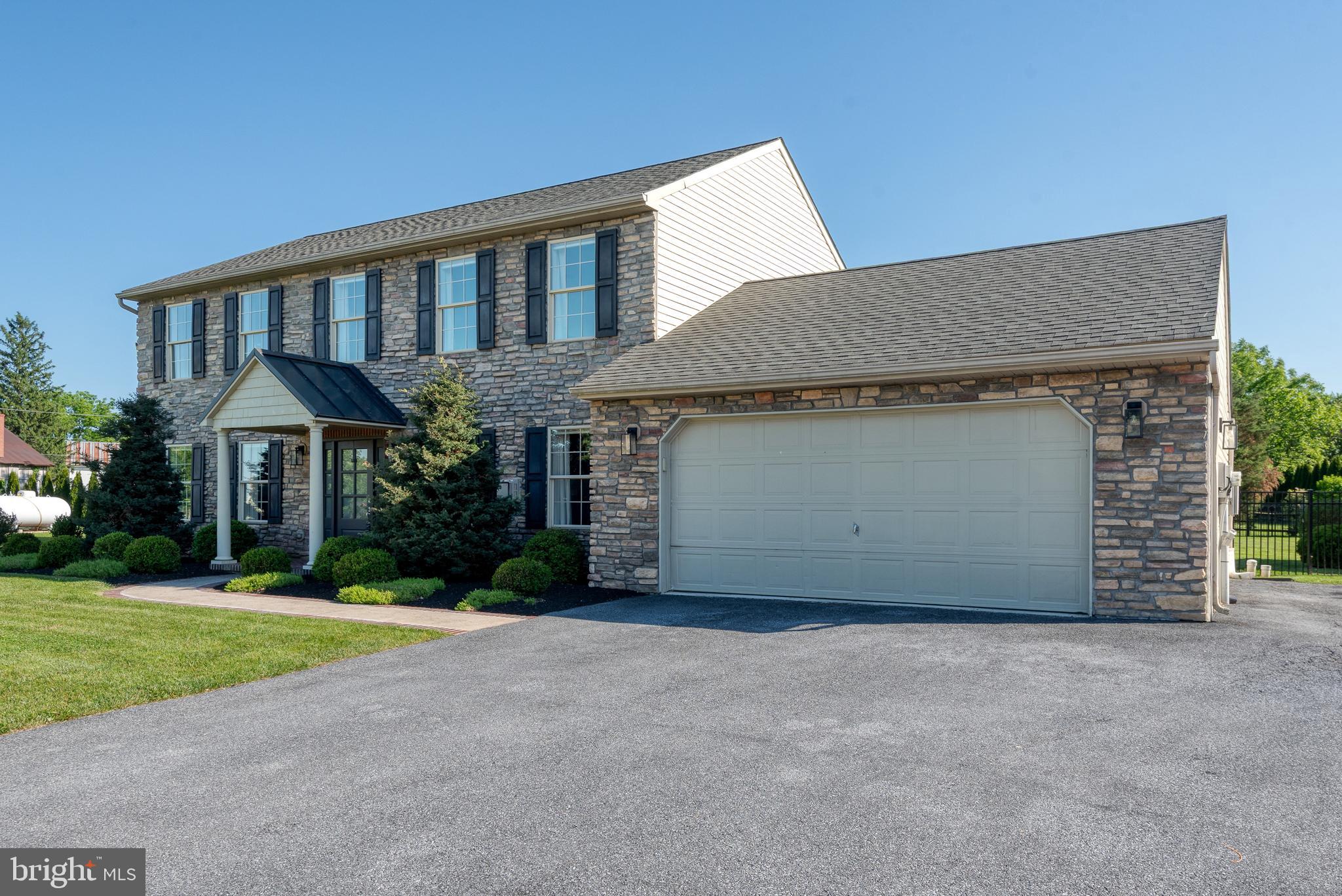 HIGH POINTE VILLAGE - Residential
