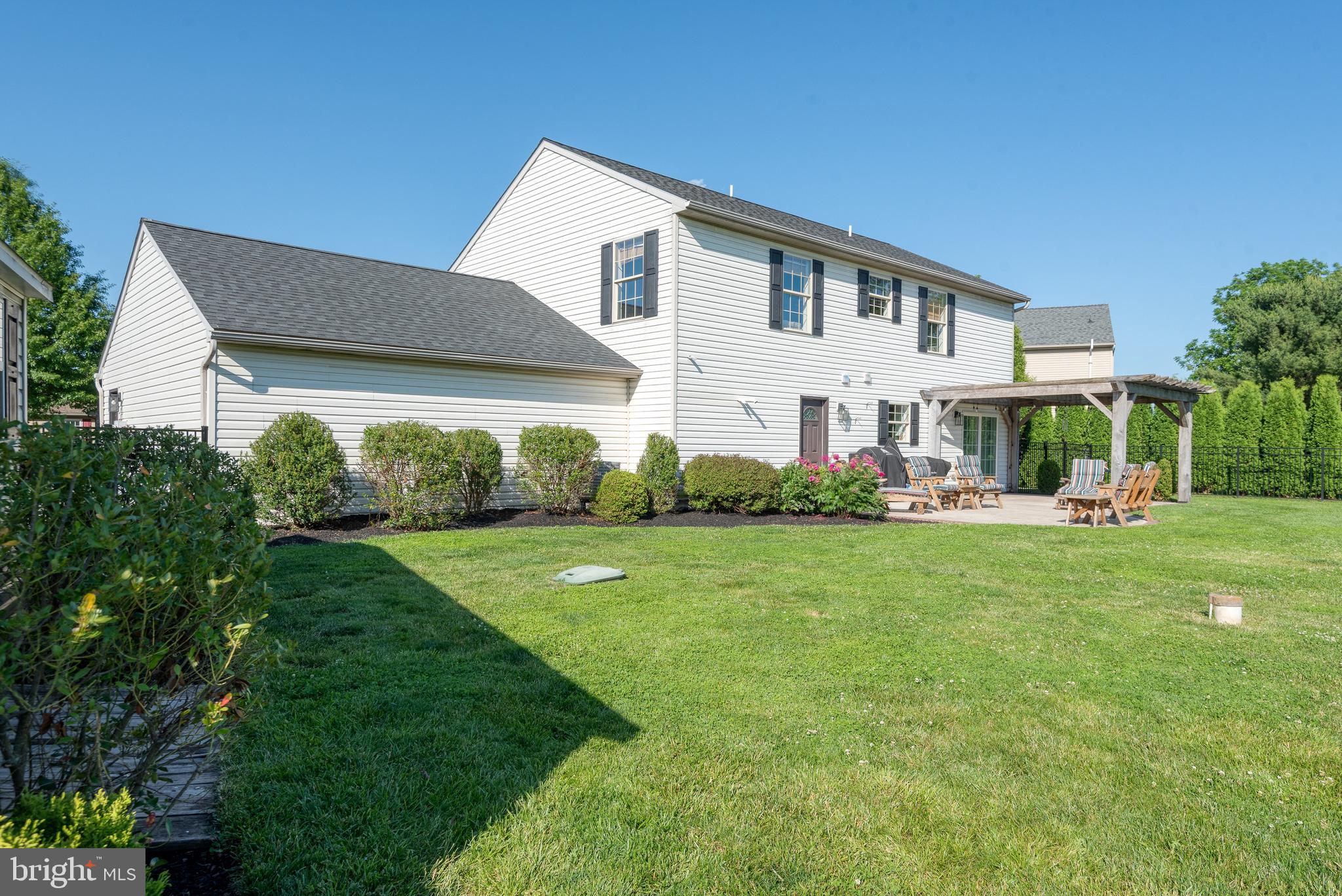 HIGH POINTE VILLAGE - Residential