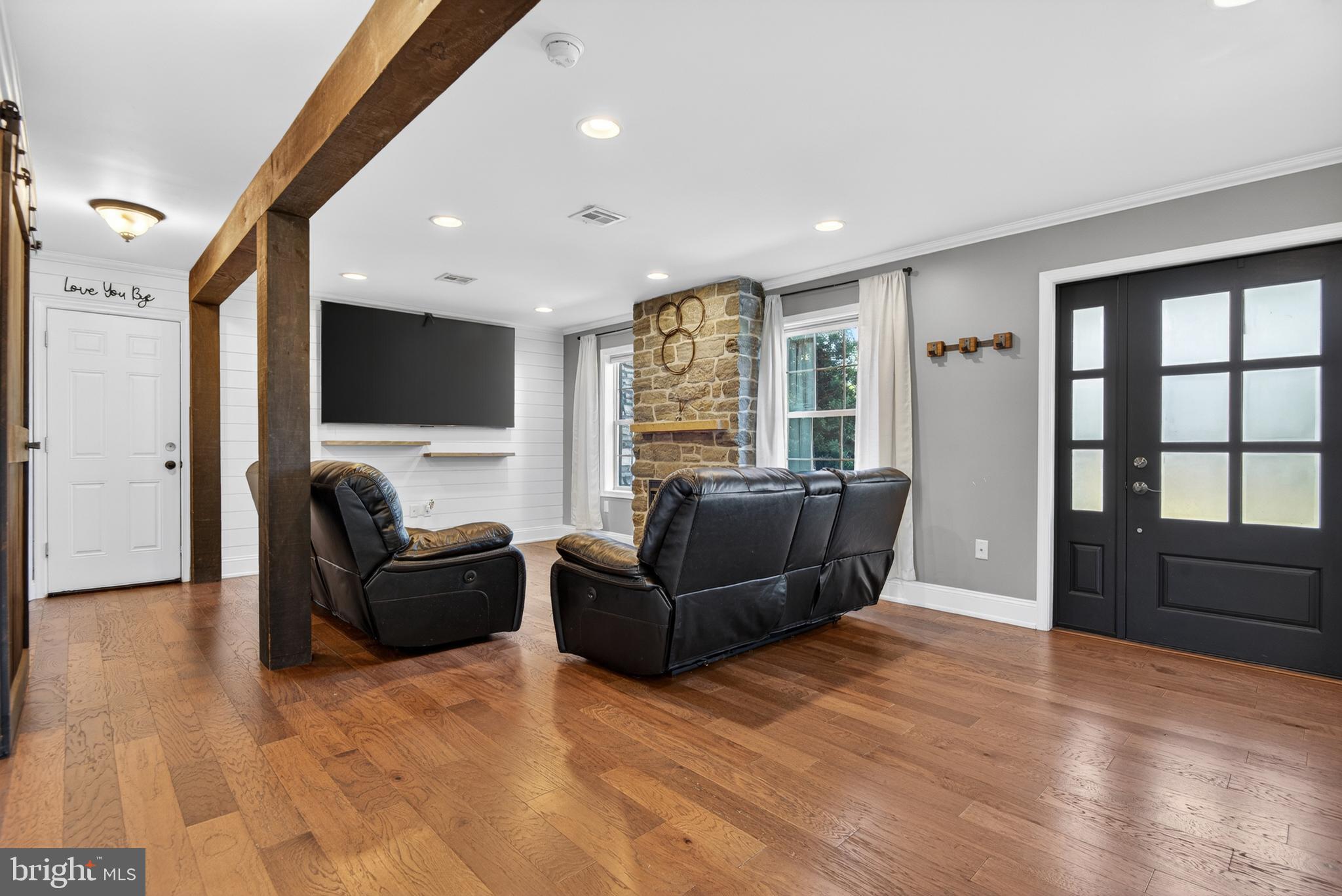 HIGH POINTE VILLAGE - Residential