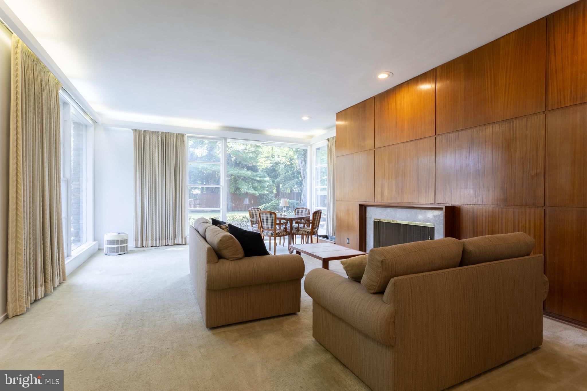 DUMBARTON - Residential