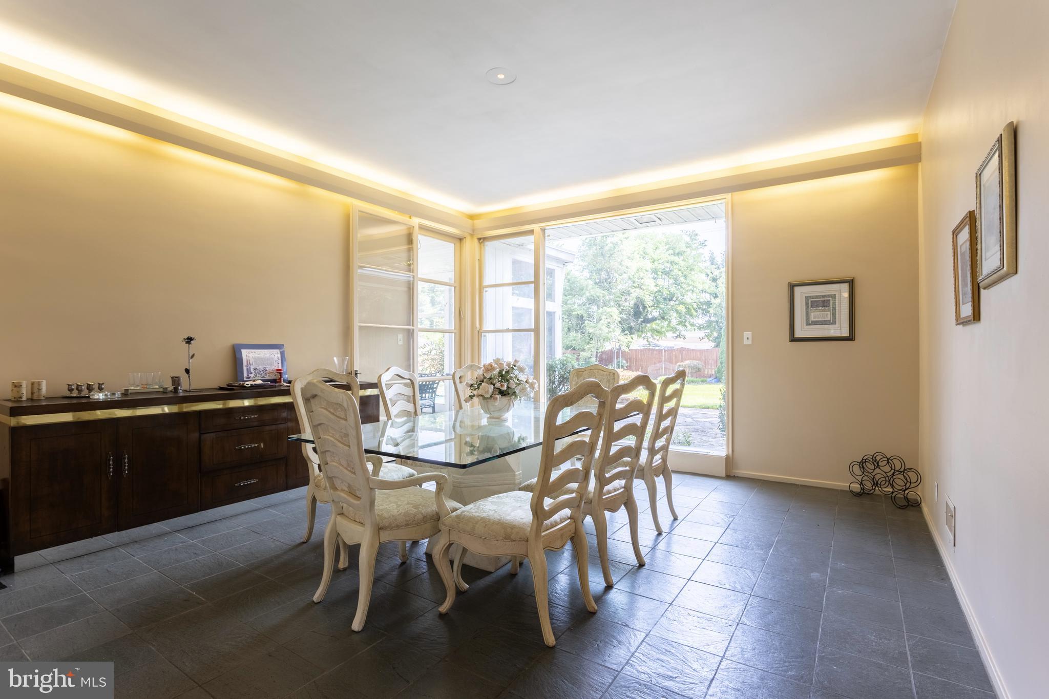 DUMBARTON - Residential