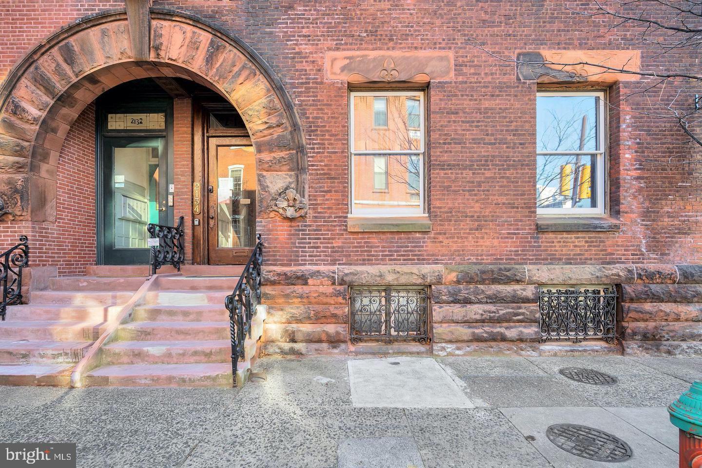 FITLER SQUARE - Commercial Sale