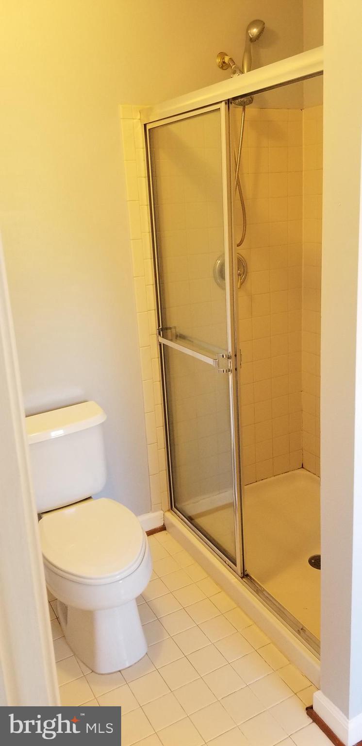HAWKS VIEW GLEN - Residential Lease