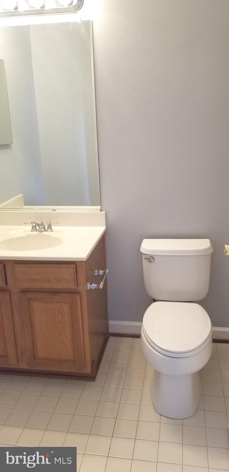 HAWKS VIEW GLEN - Residential Lease