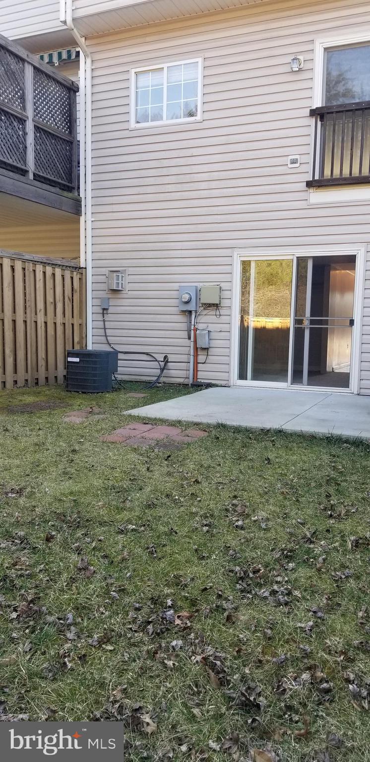 HAWKS VIEW GLEN - Residential Lease
