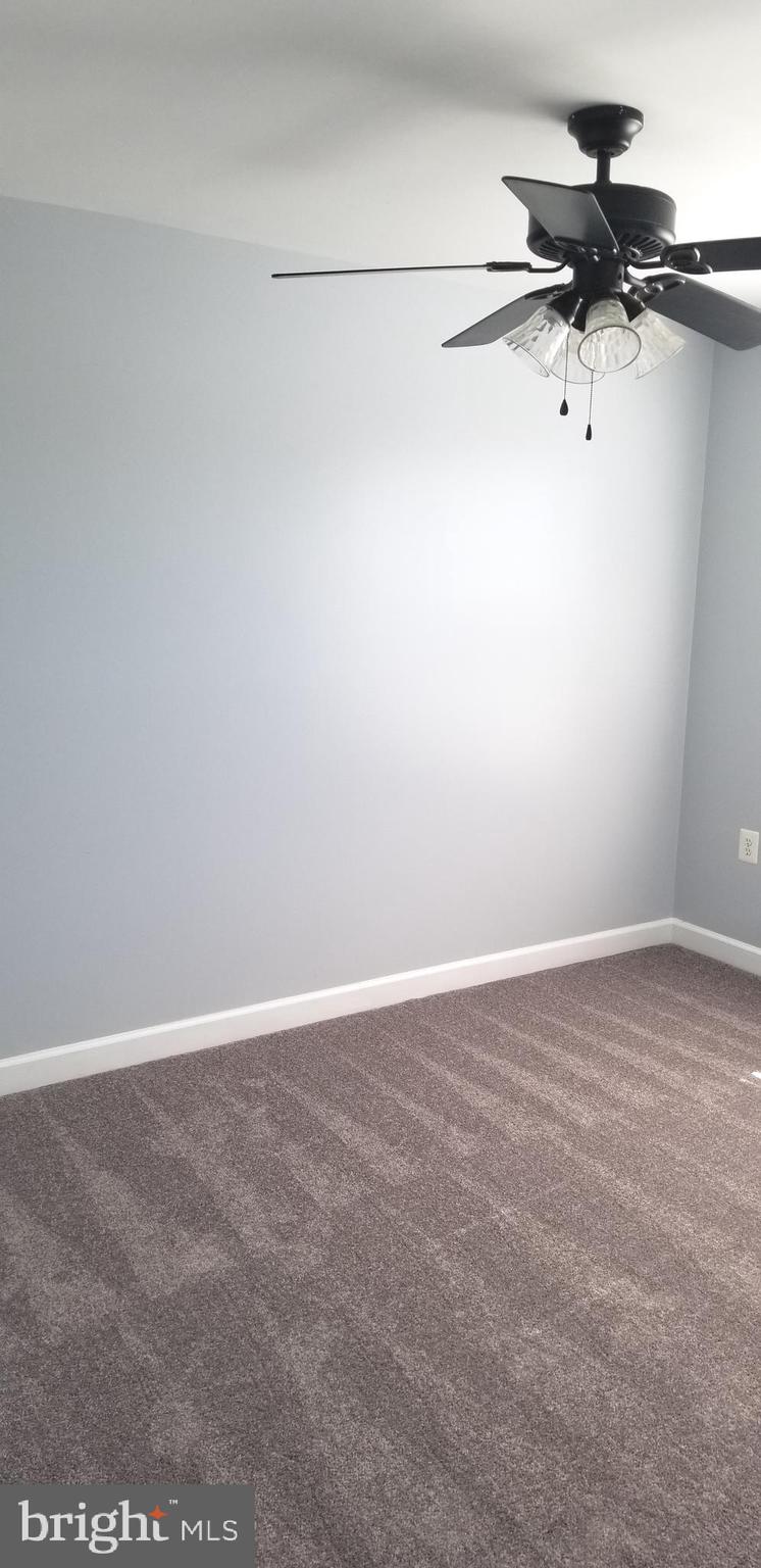 HAWKS VIEW GLEN - Residential Lease