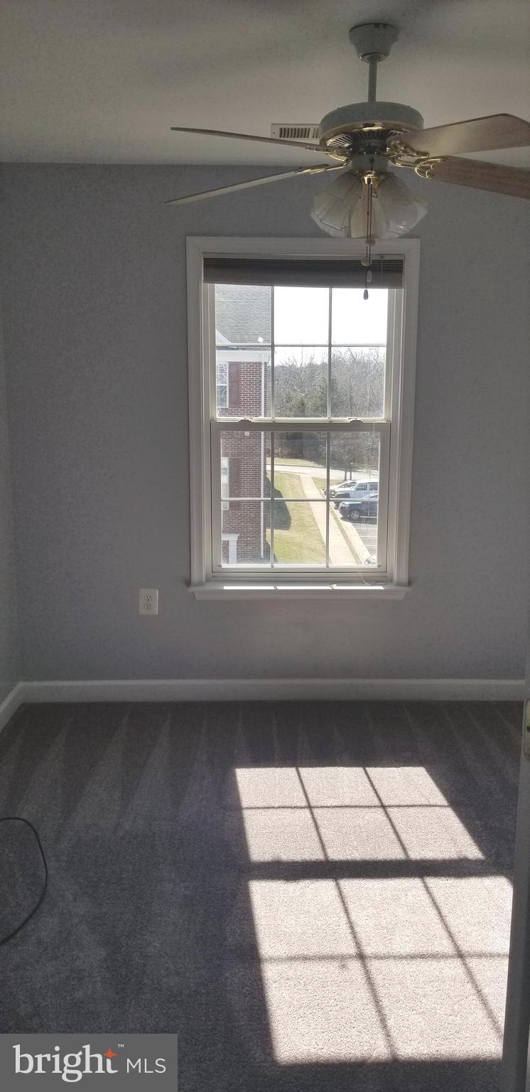 HAWKS VIEW GLEN - Residential Lease