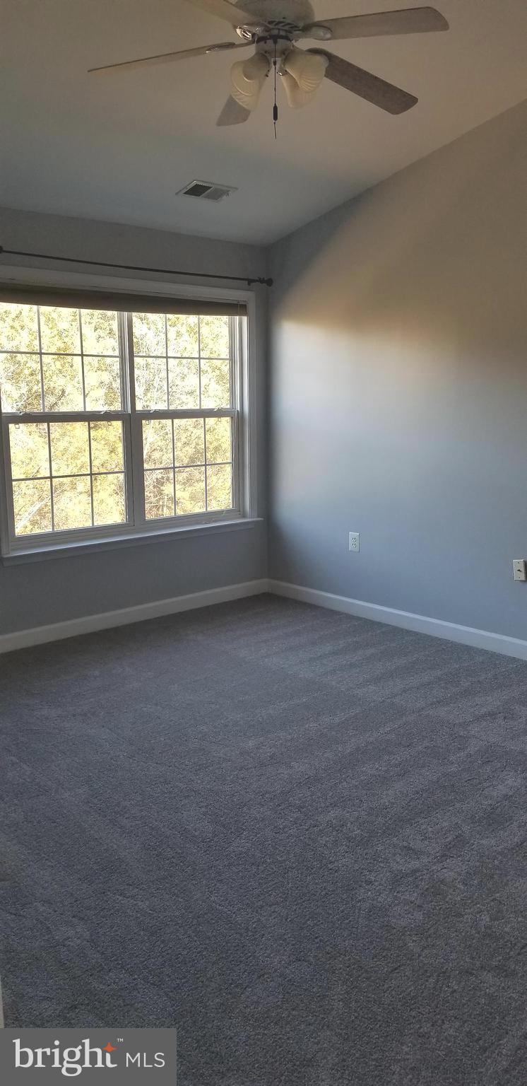 HAWKS VIEW GLEN - Residential Lease