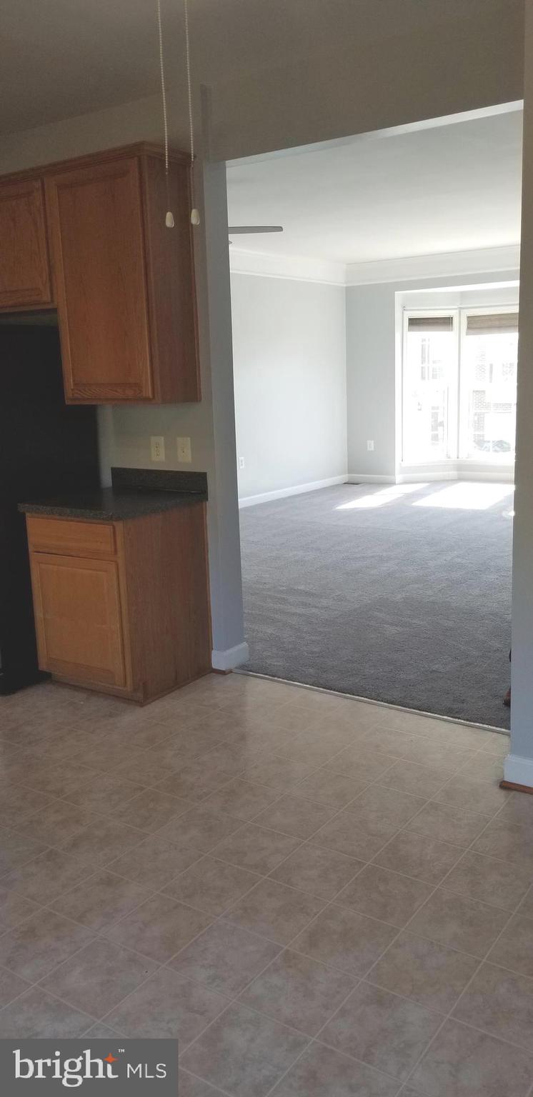 HAWKS VIEW GLEN - Residential Lease