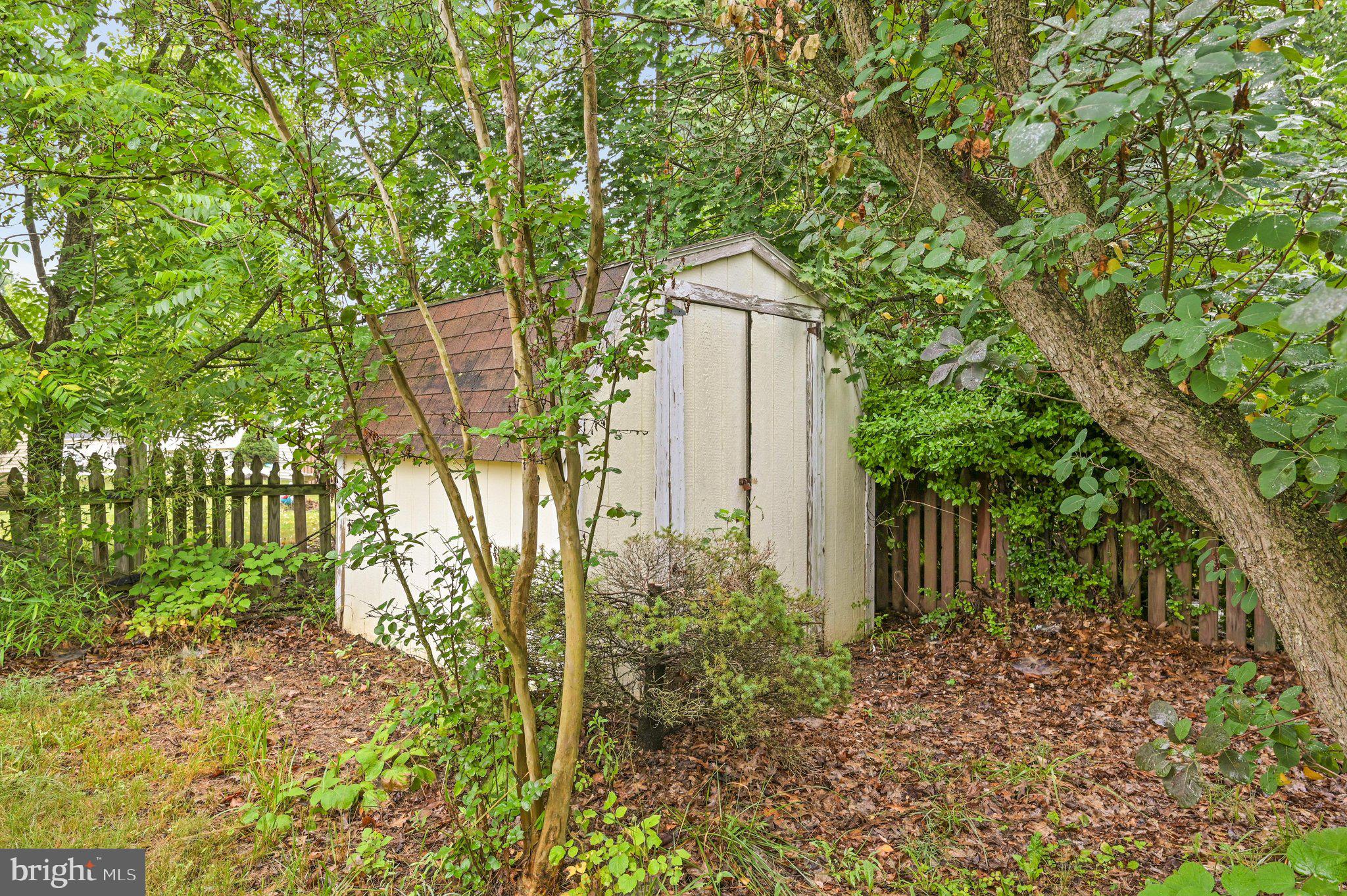 DOUGLAS OAKS - Residential