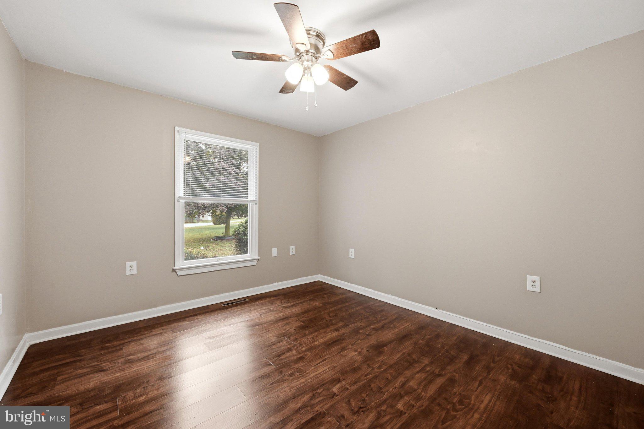 DOUGLAS OAKS - Residential