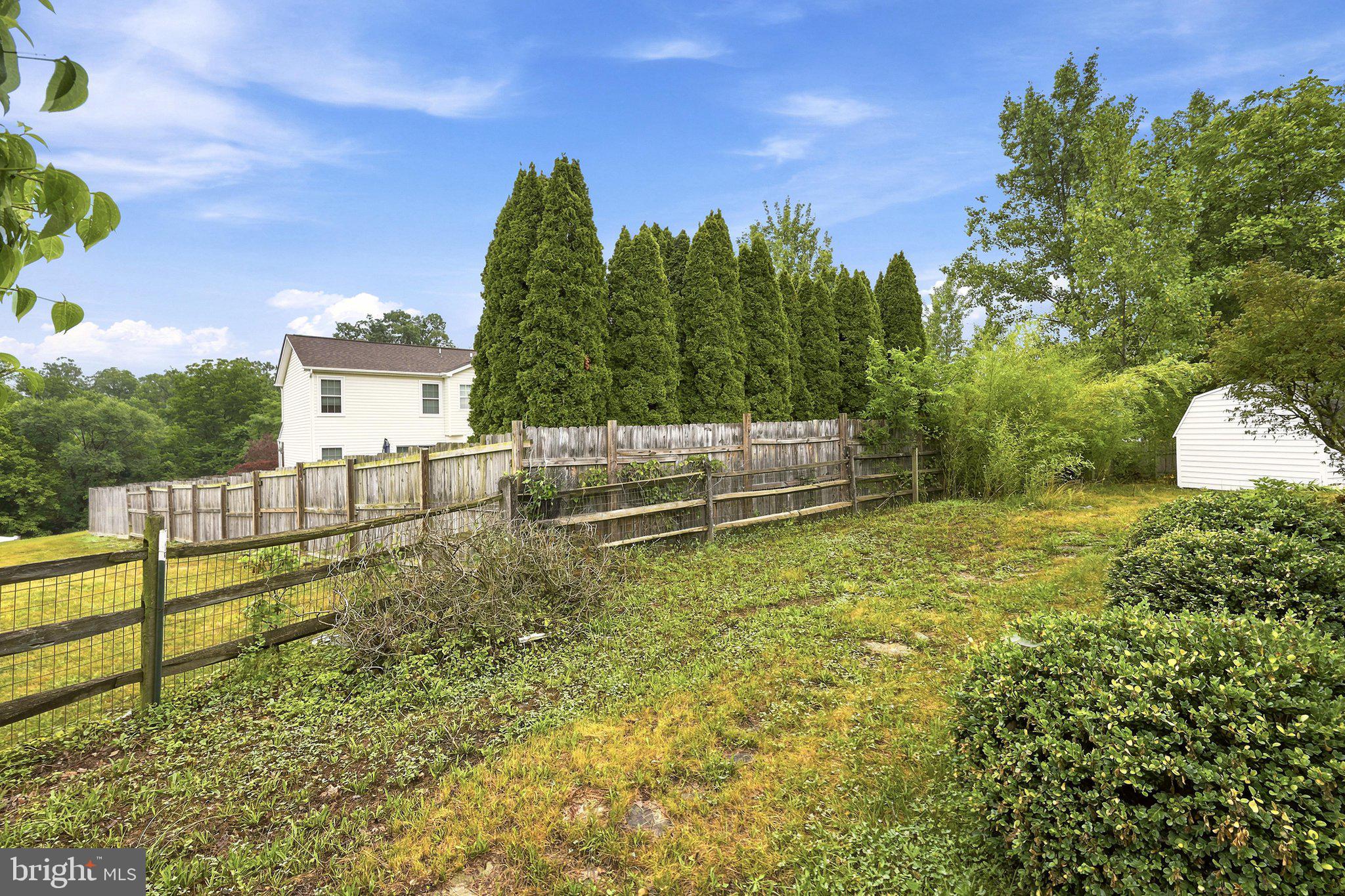 DOUGLAS OAKS - Residential