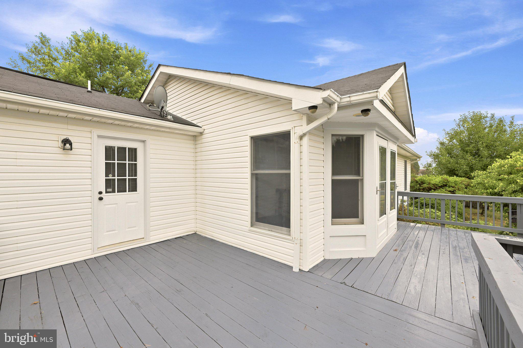 DOUGLAS OAKS - Residential