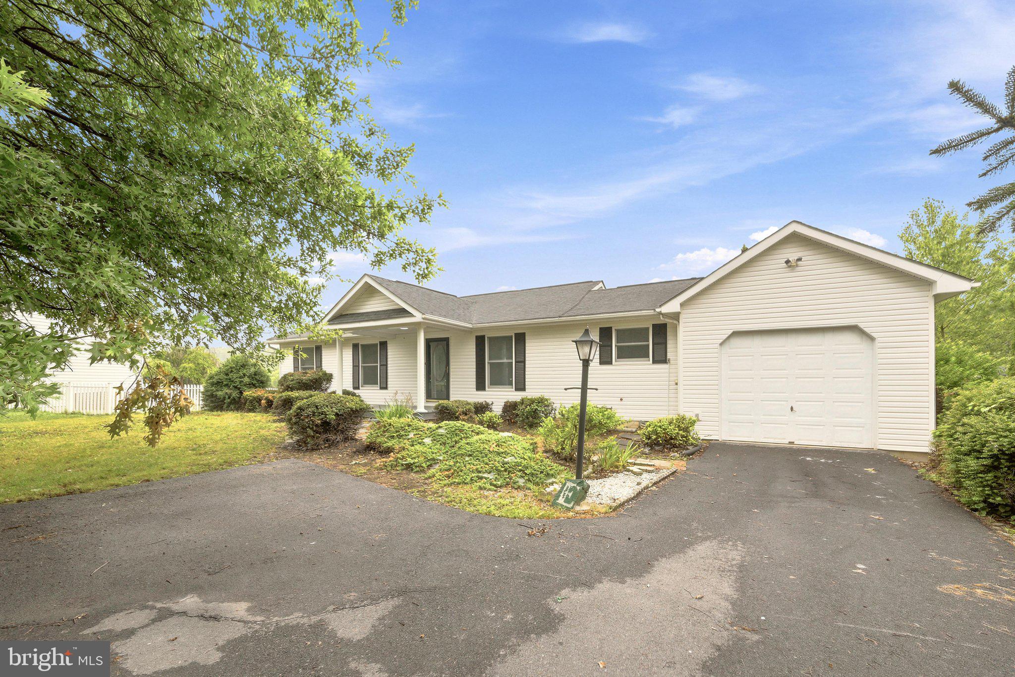 DOUGLAS OAKS - Residential