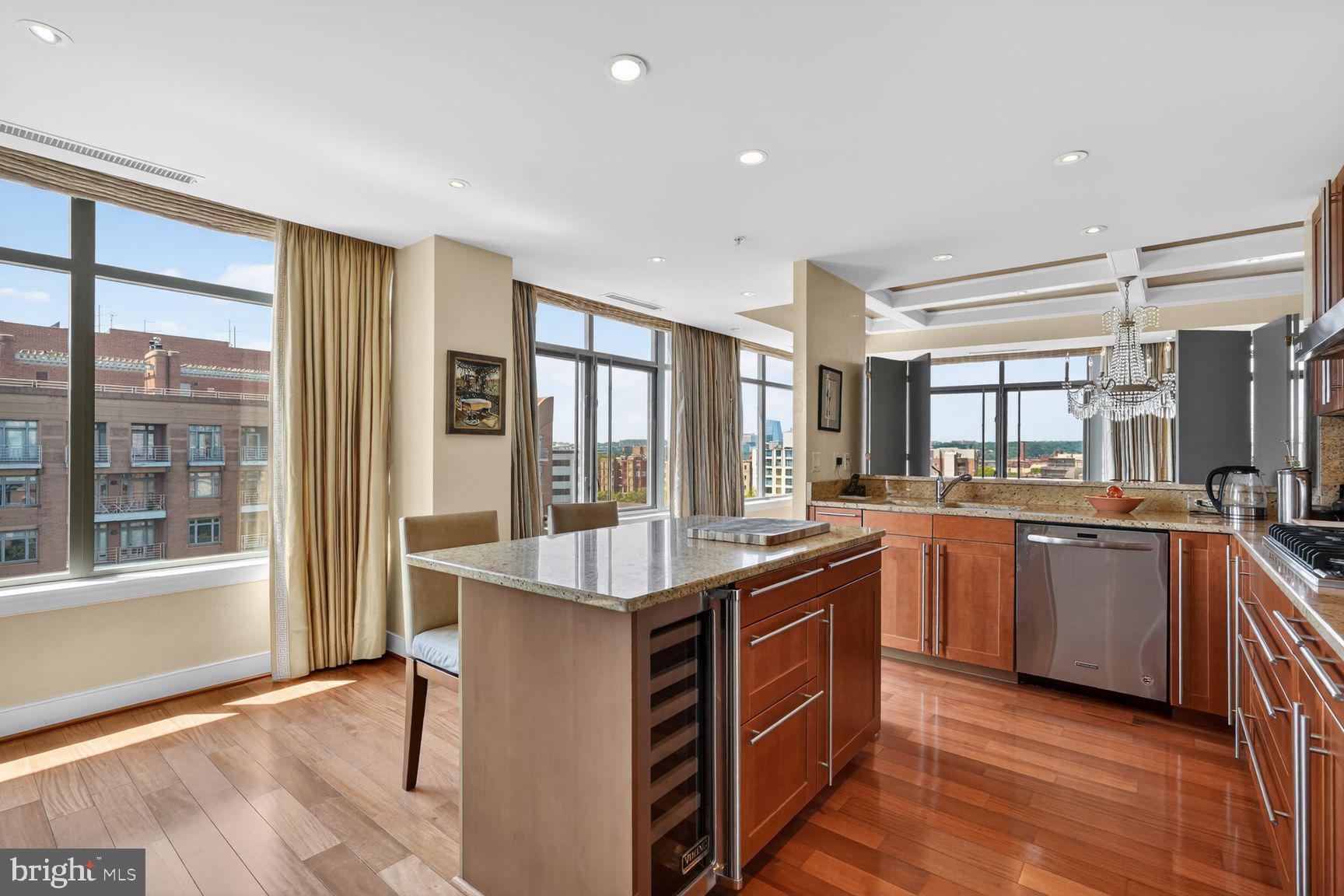 WEST END - Residential