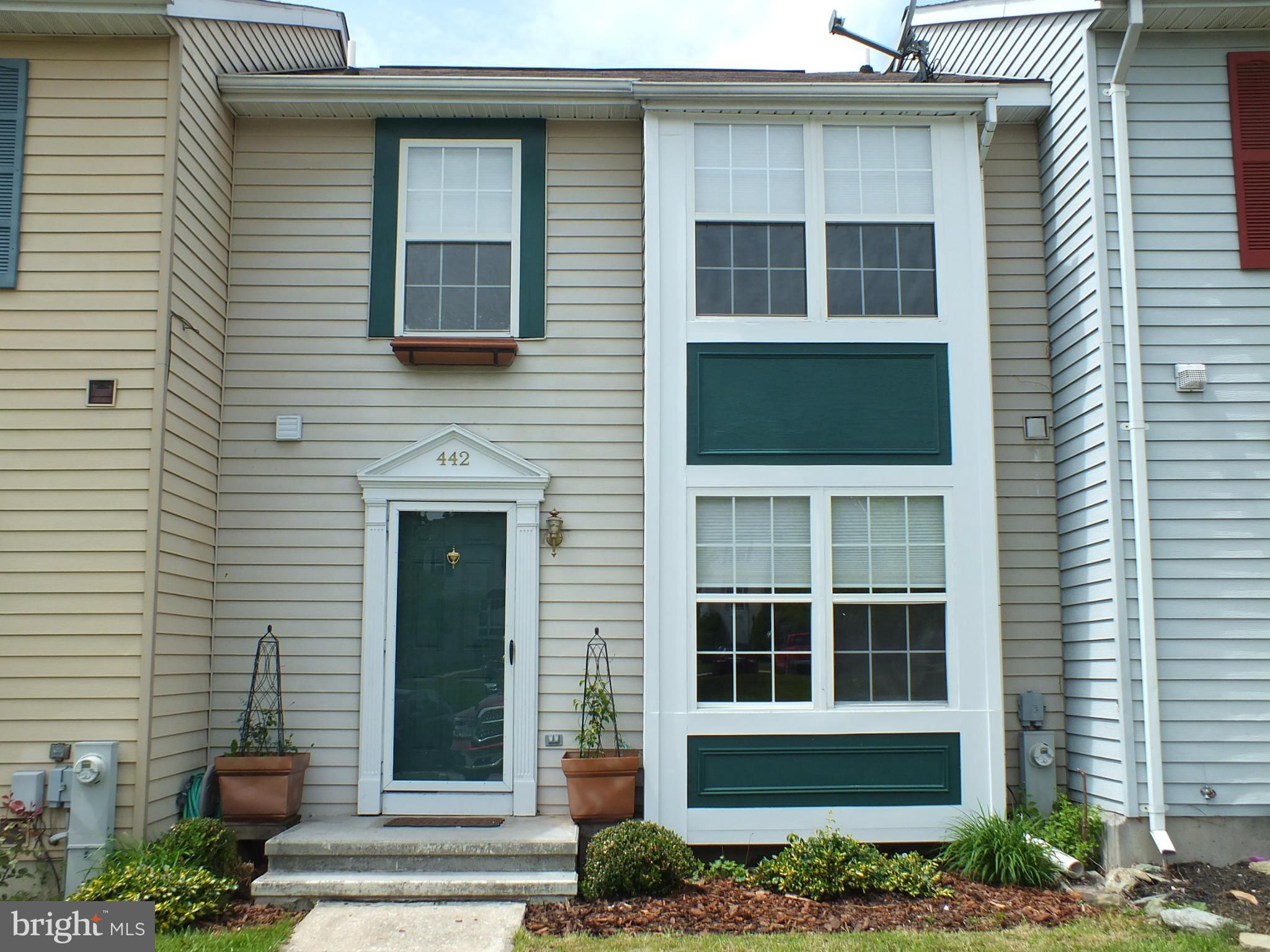 Beautiful Townhouse in Furnace Hills development. 3 finished levels with carpeting throughout and a large deck for outdoor entertaining. Come take a look and make this beauty your home!
