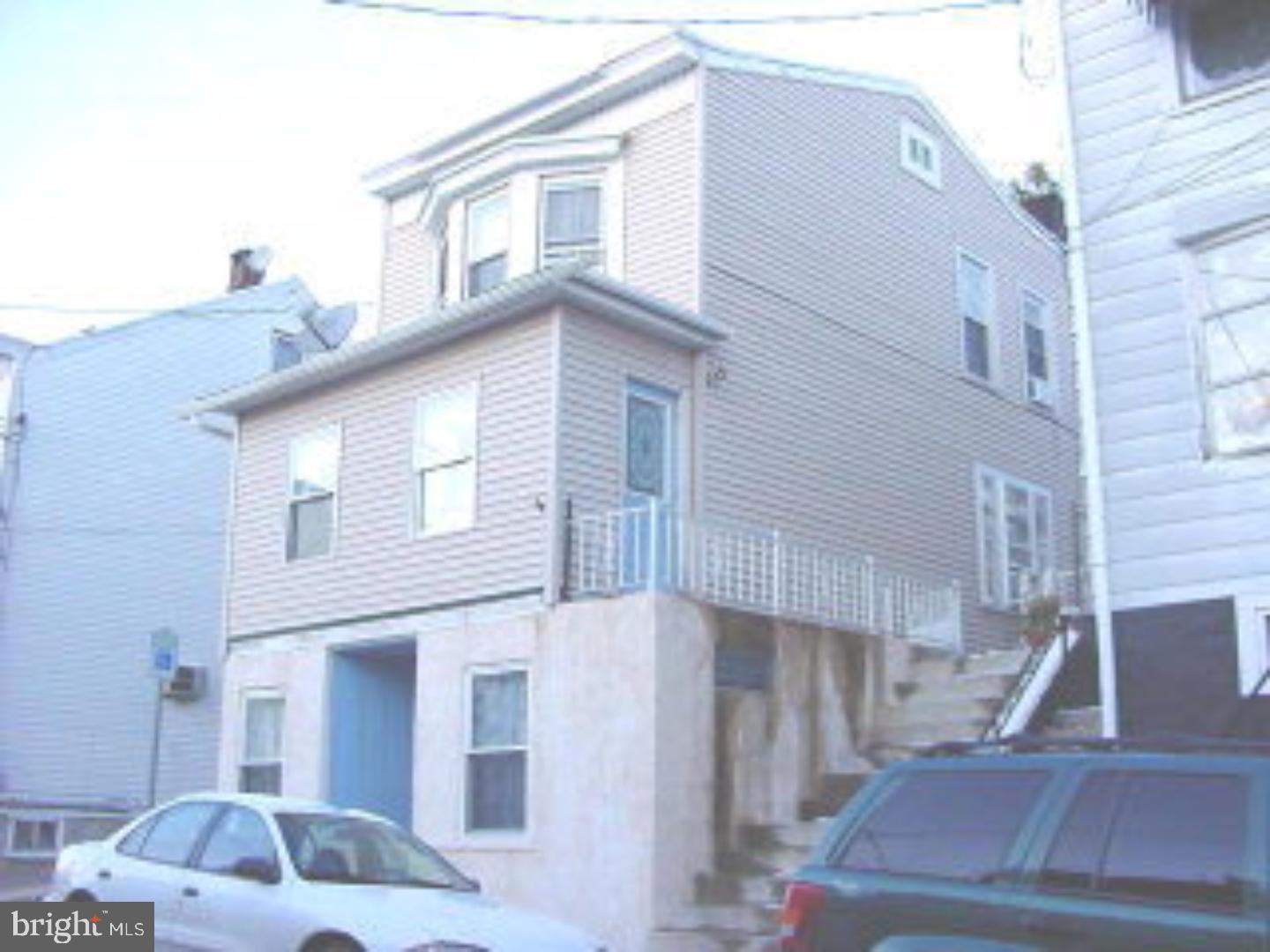 CORNER PROPERTY, MANY NEW UPGRADES, SIDING, GAS FURNACE.       Color: WHITE Amp: 100