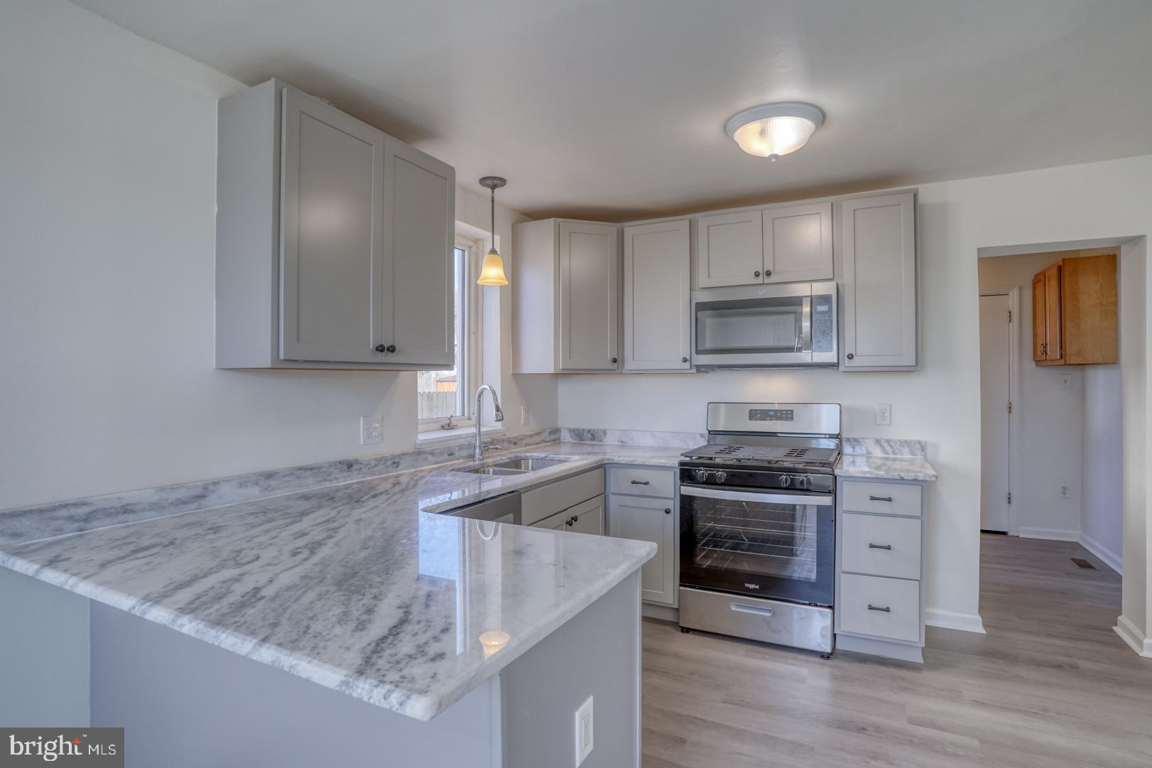 COLLINS PARK - Residential