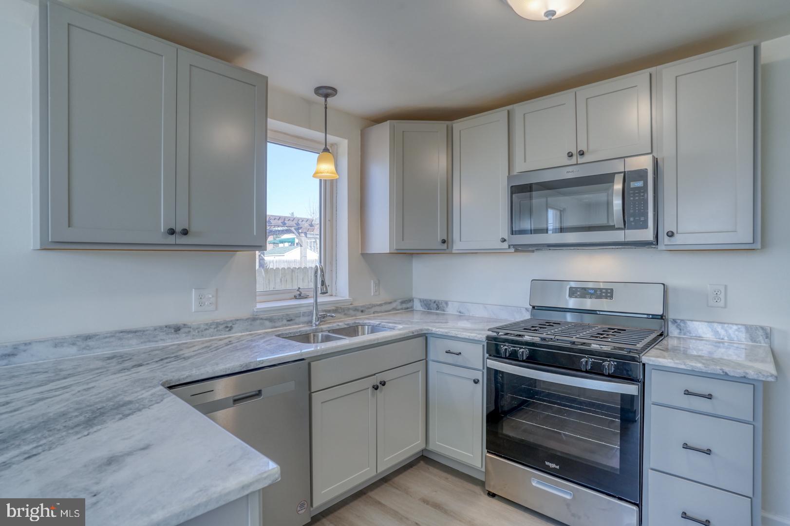 COLLINS PARK - Residential