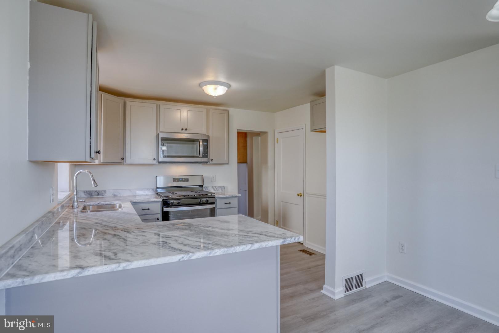 COLLINS PARK - Residential