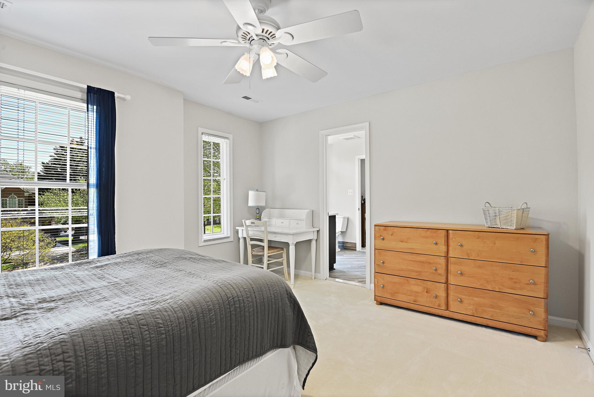 ESQUIRE HICKS - Residential