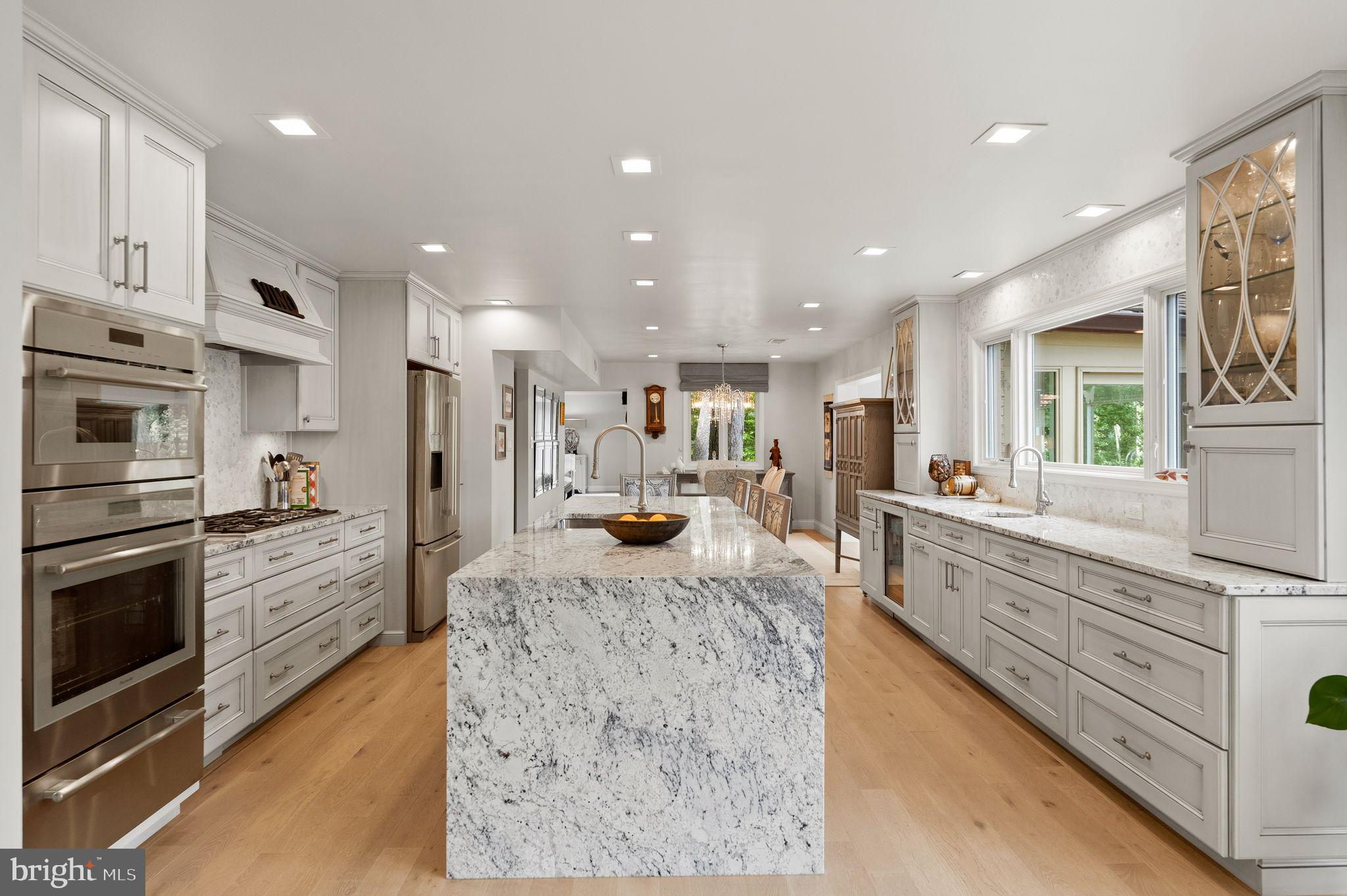 LAKE BARCROFT - Residential